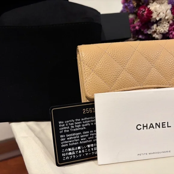 Chanel wallet with Tag and box and dust bag. - Picture 3 of 5